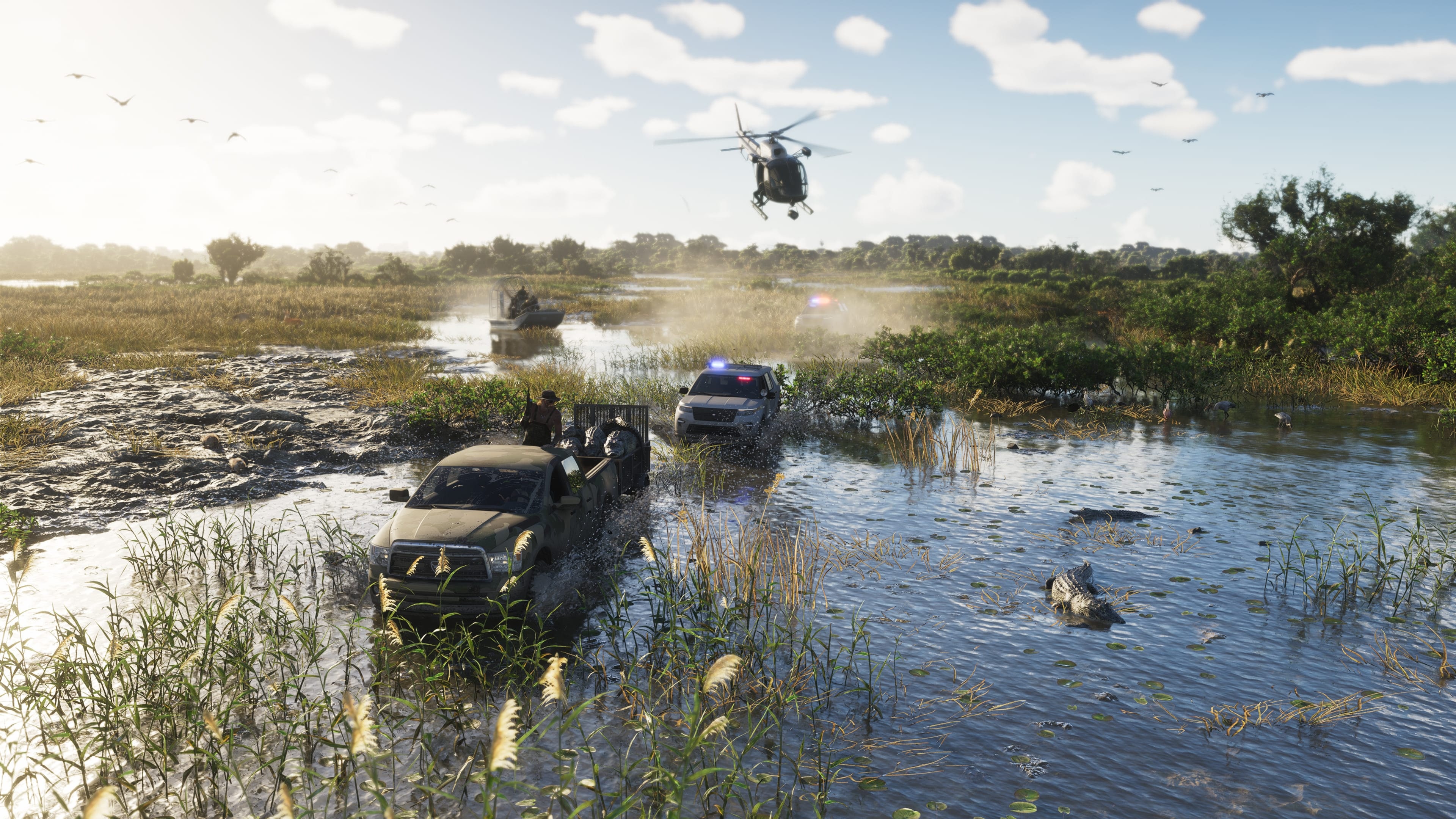 Pick-up poursuivi par une voiture de police et un hélicoptère dans les marais, alligator au premier plan